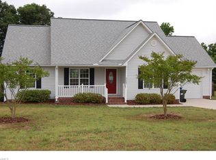 4003 Longview Dr, Archdale, NC 27263