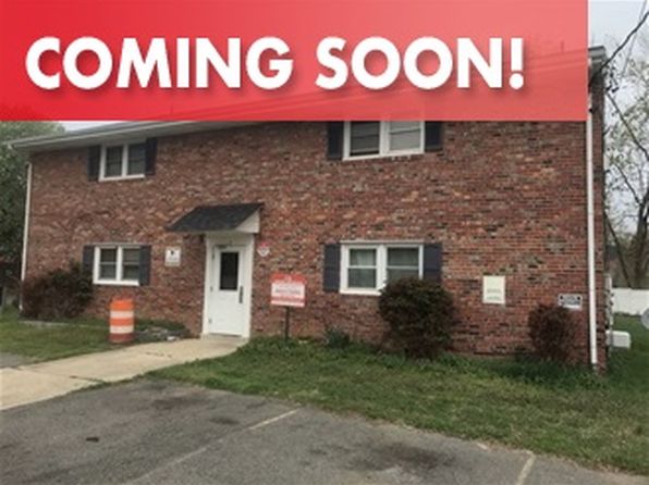 3 Oak St APT 4