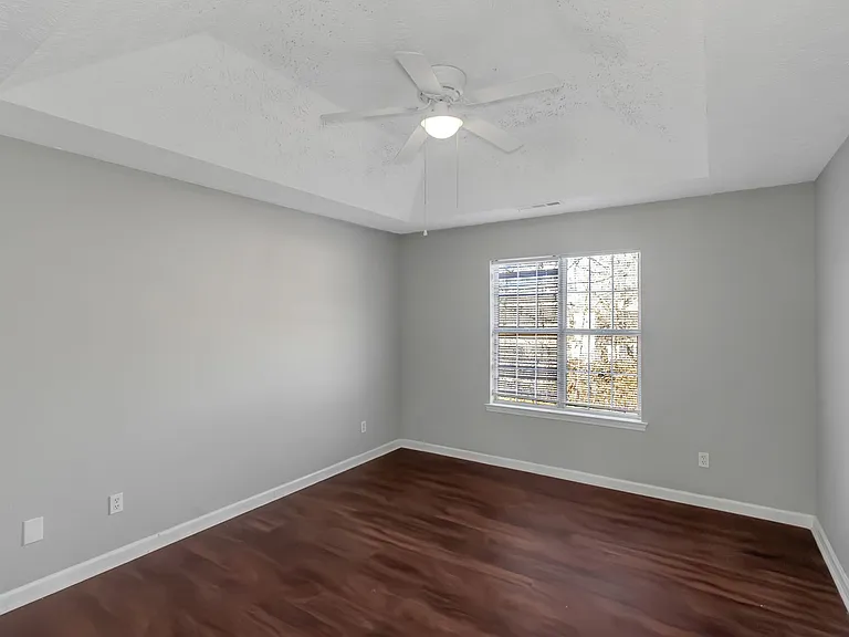 401 Edgewood Dr — Photo 14
