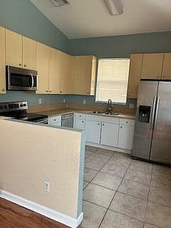 3rd image of 5642 Sunberry Cir