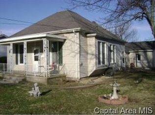 26 N High St, Winchester, IL 62694