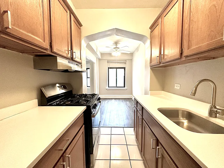 1033 W Loyola Ave #404 — Photo 13