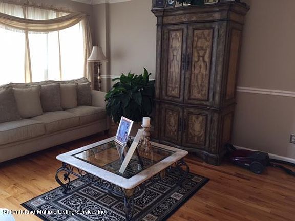 4th image of 65 Herrick Ave