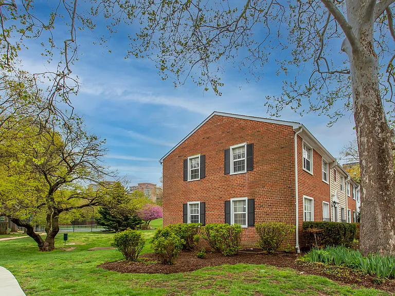 2707 S Walter Reed Dr #B — Photo 14