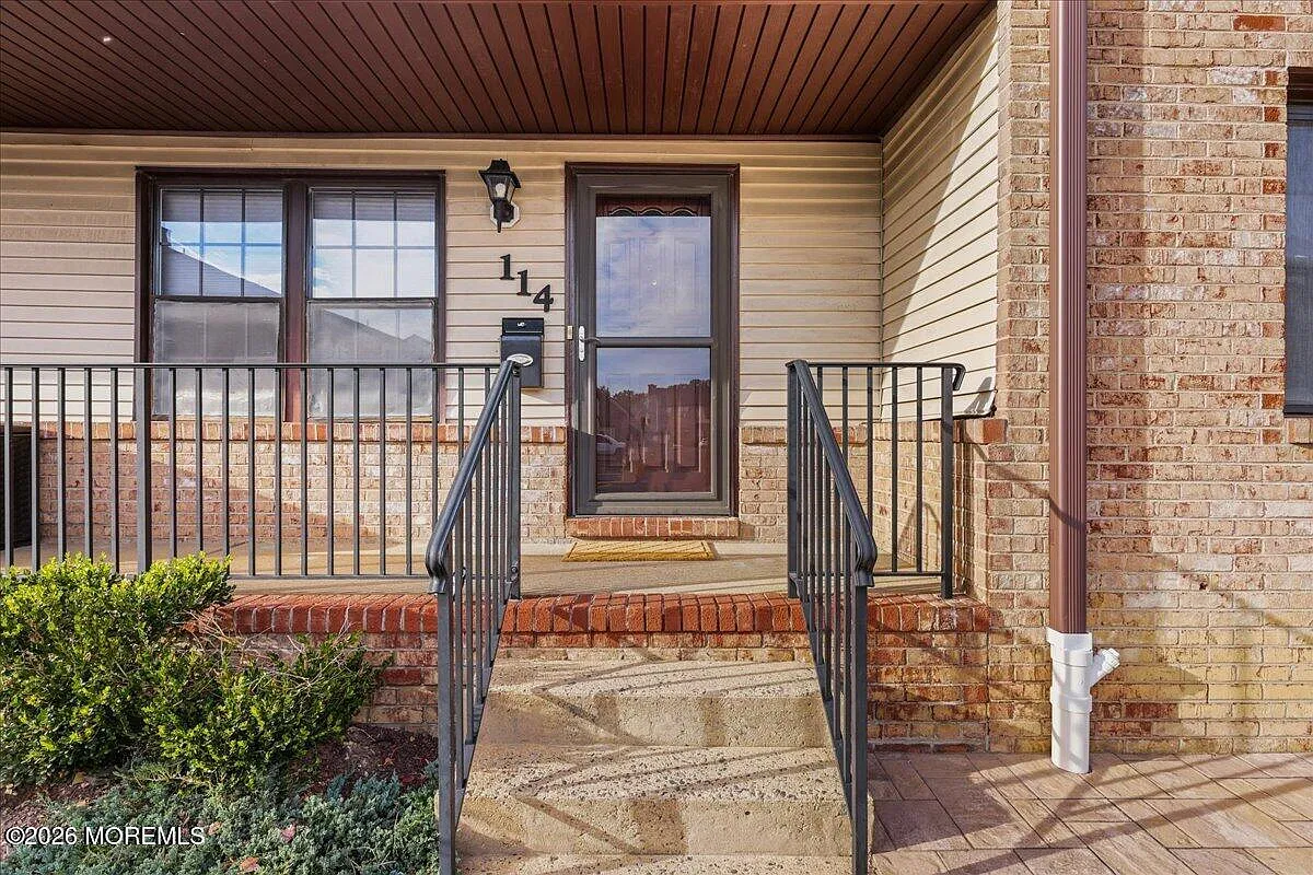 2 bed, 1.5 bath, 1080 sqft, $2,700 — Photo 3