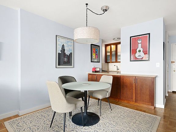 3rd image of 10 W 66th St APT 7C