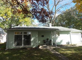 22 Meadowlark Ln, Carpentersville, IL 60110