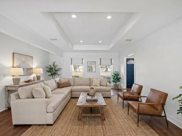 10151 Brinwood Dr, Houston, TX 77043