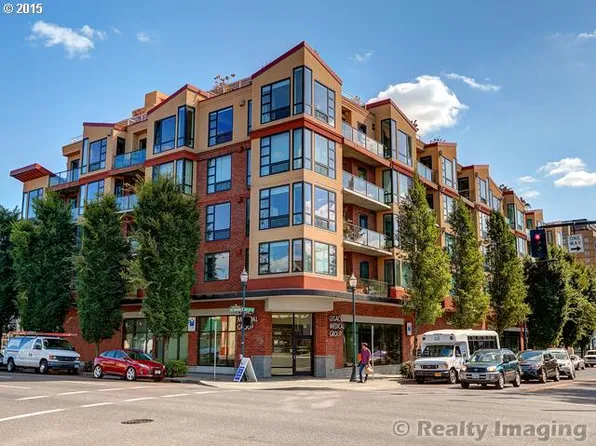 1620 Northeast Broadway, Portland, OR 97232