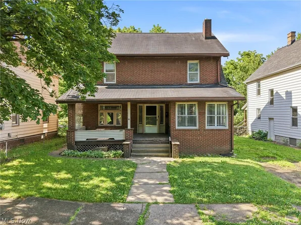 121 Olive St, Girard, OH 44420