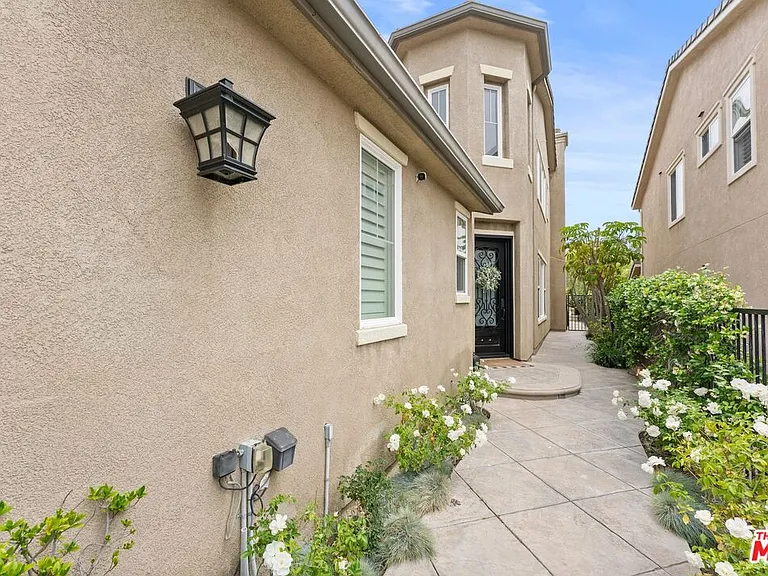 11564 Apulia Ct — Photo 6