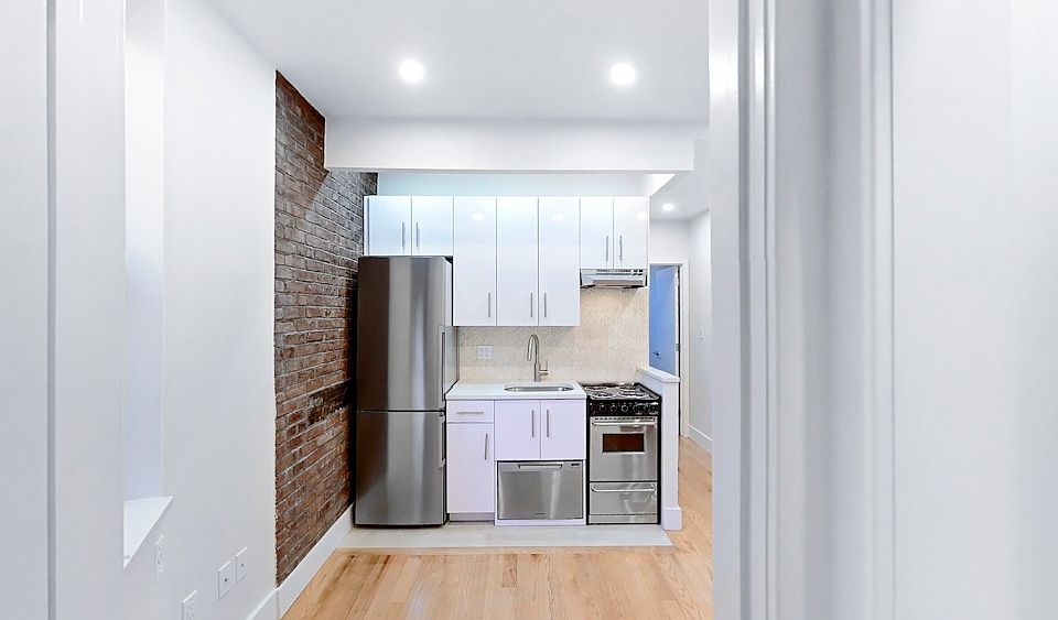 1st image of 11 Stanton St #4DA