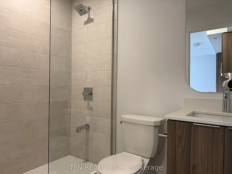 15 Richardson St #921 — Photo 5