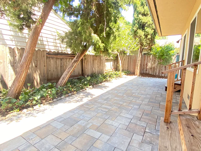 642 Hopkins Ave #1 — Photo 25