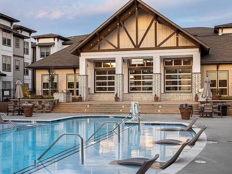 Pool with Sun-shelf