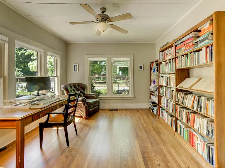 368 S Zunis Ave — Photo 4