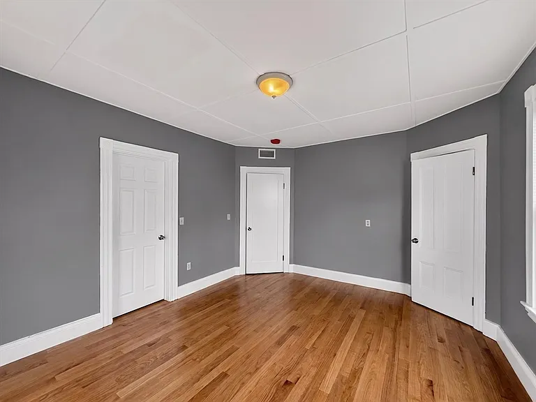 70 Holbrook Ave #R — Photo 8