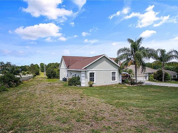 2nd image of 11226 Oakshore Ln