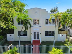 1630 SW 10th St, Miami, FL