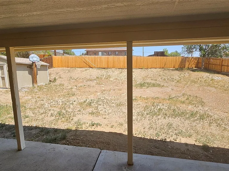 7840 Linda Cir — Photo 9
