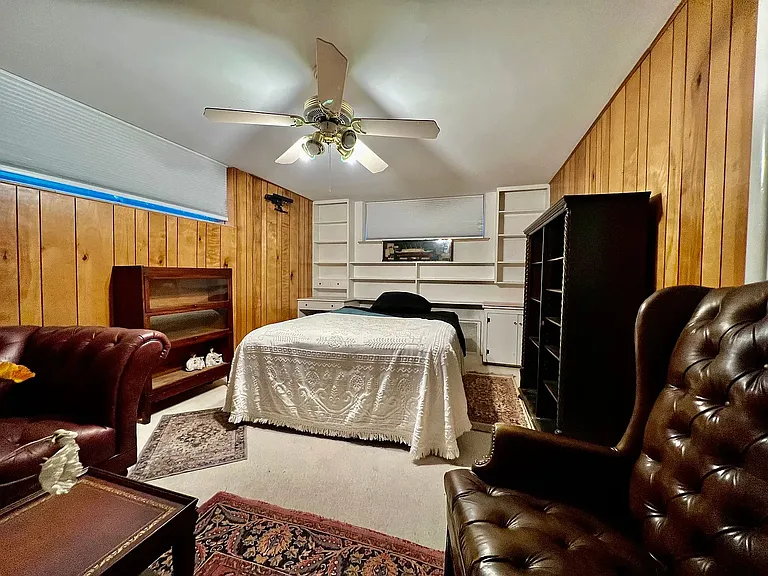 2580 N Monaco Pkwy #2 — Photo 13