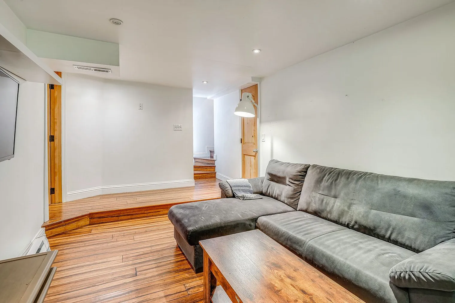 2 bed, 2.0 bath, 1496 sqft, $3,402 — Photo 3