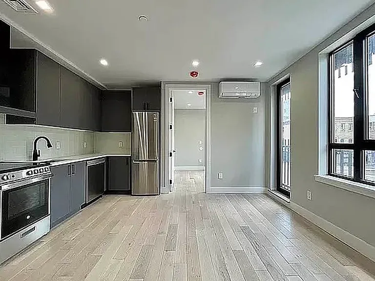 505 Grand St #3A — Photo 2