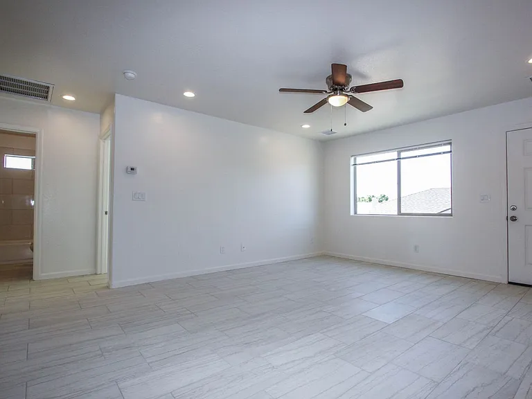 1251 N Barzona Ave — Photo 3