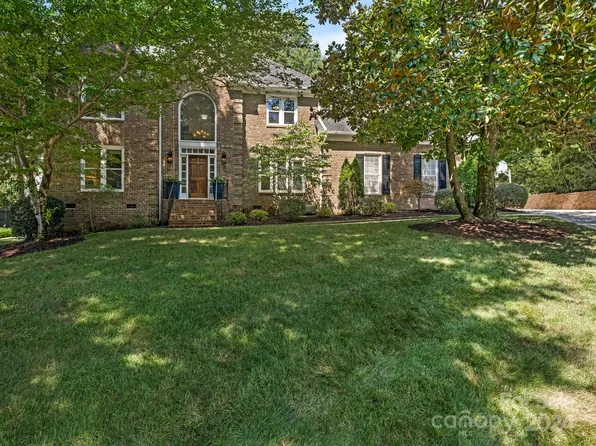 2234 Queensland Dr, Charlotte, NC 28270