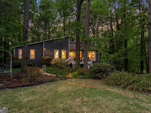 5th image of 3045 Richmond Rd