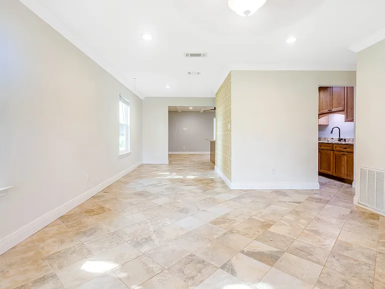 308 Hollywood Blvd SE — Photo 7