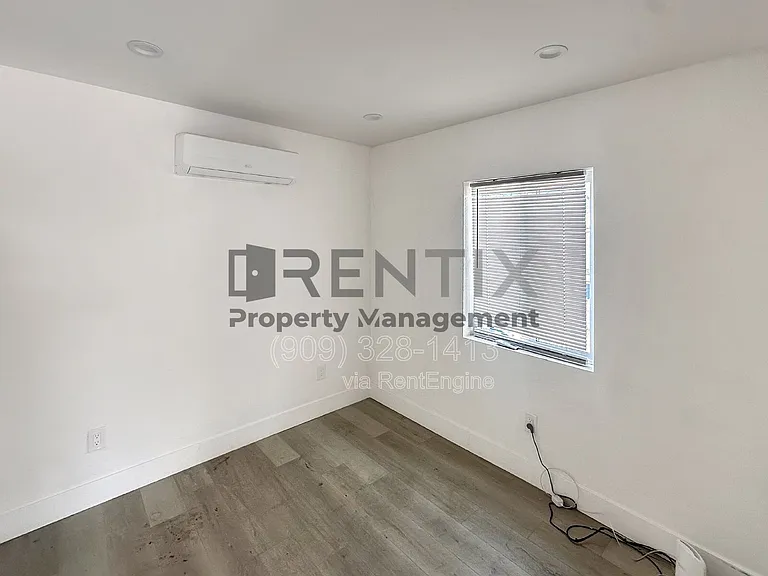 933 1/2 E Kingsley Ave — Photo 7