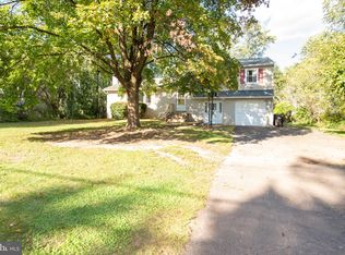 921 W Bristol Rd, Warminster, PA 18974