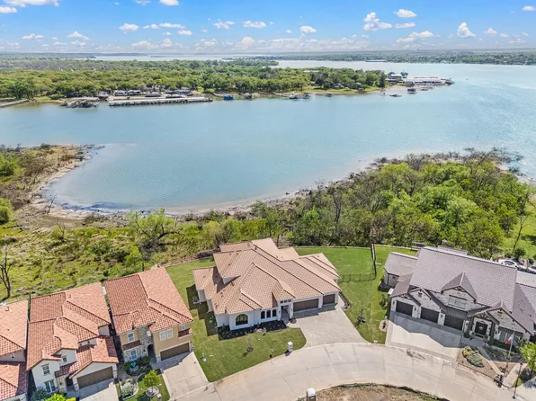 9065 Lakeside Dr, Fort Worth, TX 76179
