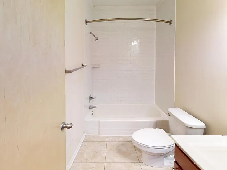6026 N College Ave — Photo 4