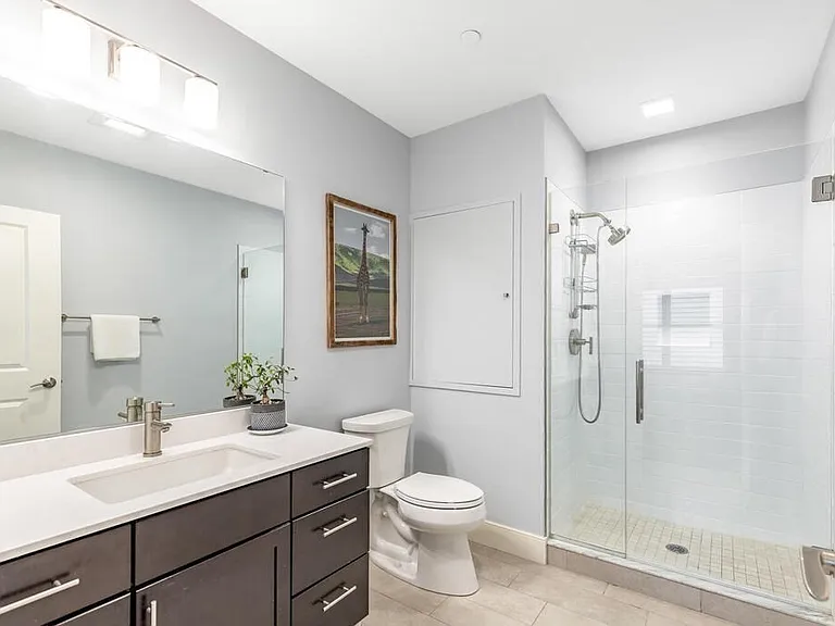 320 Maverick St #204 — Photo 9