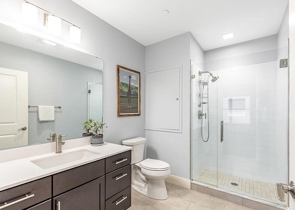 1st image of 320 Maverick St #204B
