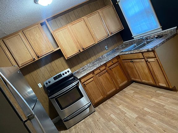 Kitchen & stainless steel appliances