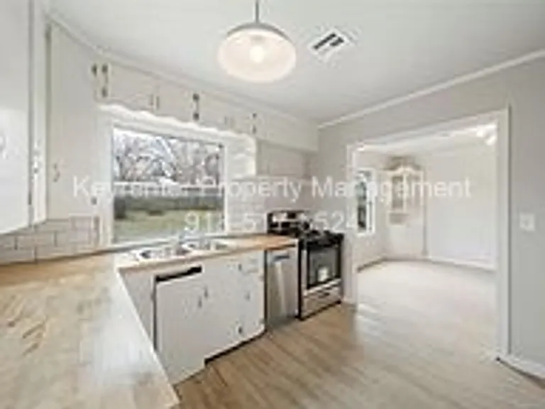 537 S Marion Ave — Photo 20