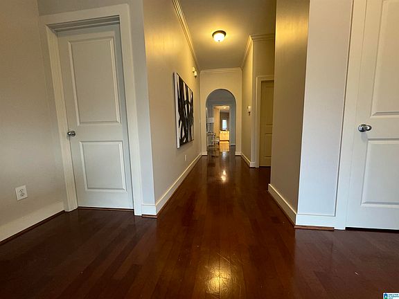 3rd image of 301 Narrows Dr
