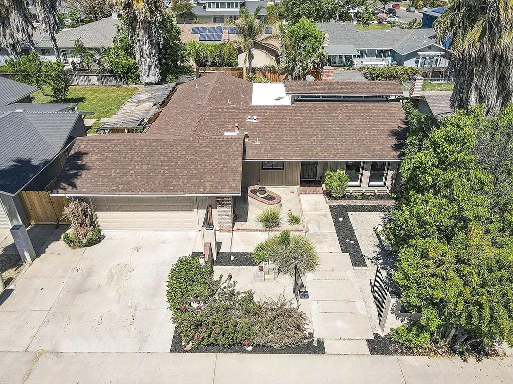 2209 Lavon Ln photo 1