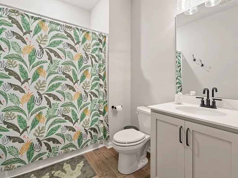 565 Abigail St — Photo 25