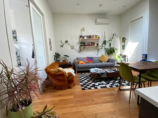 Rented by ERNY LLC | media 31