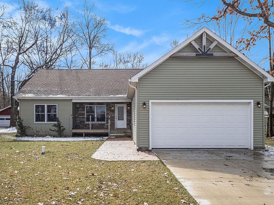 1st image of 26152 Lakewood Dr