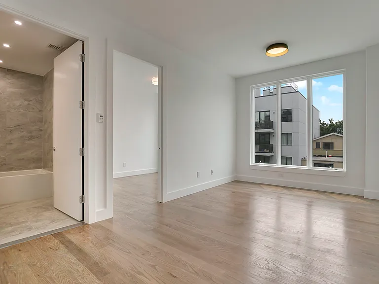 152 Erasmus St #407 — Photo 4