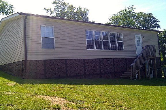 4th image of 431 Johnny Ln