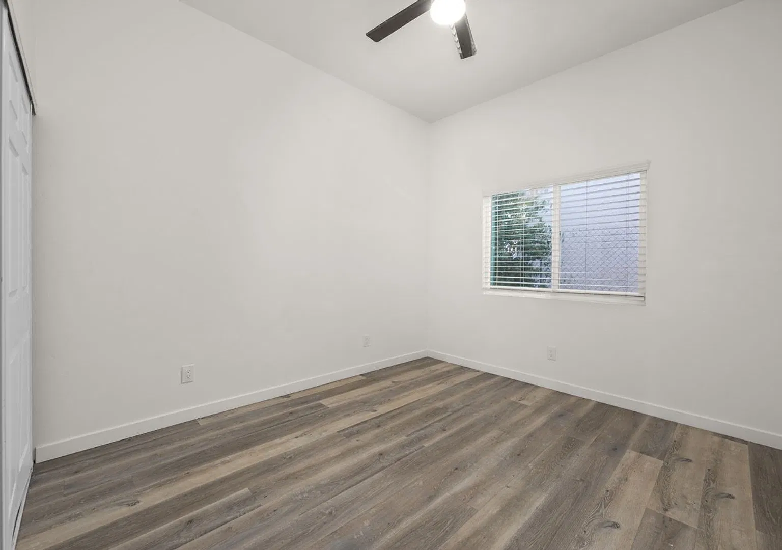 Vaulted ceilings! — Photo 4