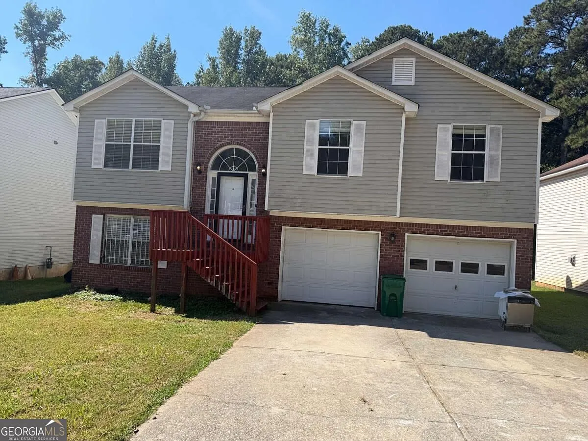3 bed, 2.5 bath, 2148 sqft, $2,200 — Photo 1