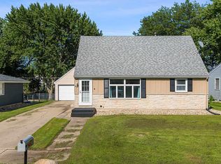 82 Sunny Cir, Mason City, IA 50401