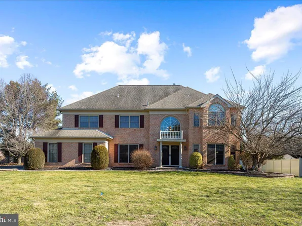 403 Player Ln, Doylestown, PA 18901
